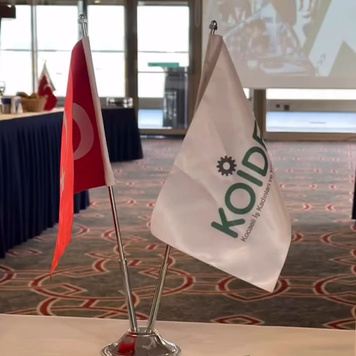 CUMHURİYETLE BİRLİKTE KADININ SESİ